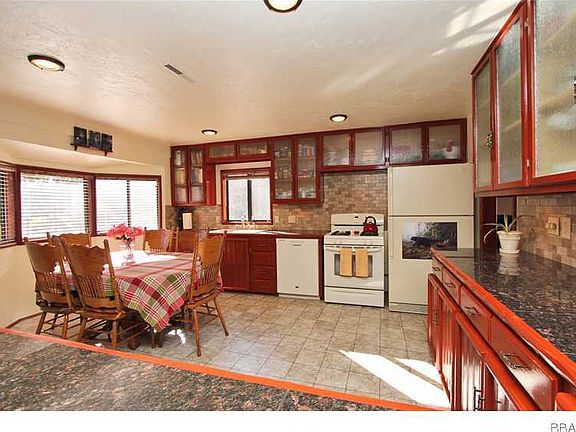 4th image of 778 Jeffries St