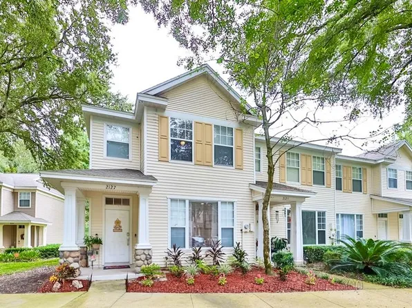 2127 Golden Oak Ln, Valrico, FL 33594
