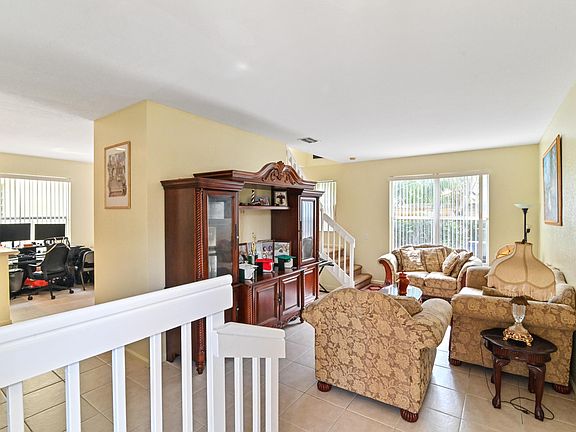 3rd image of 5438 Wellcraft Drive