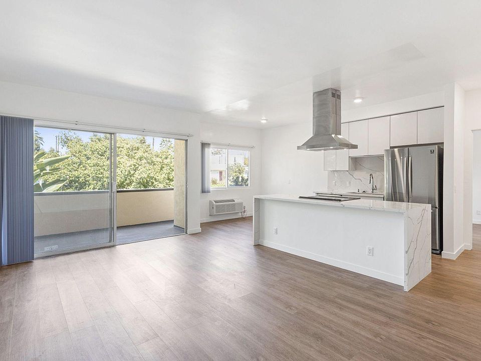 1st image of 2400 Beverly Ave #10