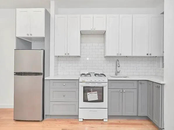 137 West 83rd Street image 2 of 5