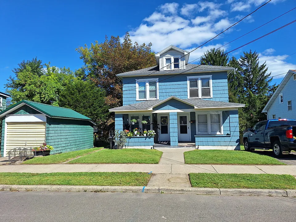 69 Sergeant St