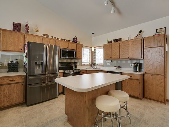 4th image of 2852 89th Ln NE