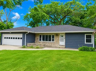 5415 Twin Lake Blvd E, Brooklyn Center, MN 55429