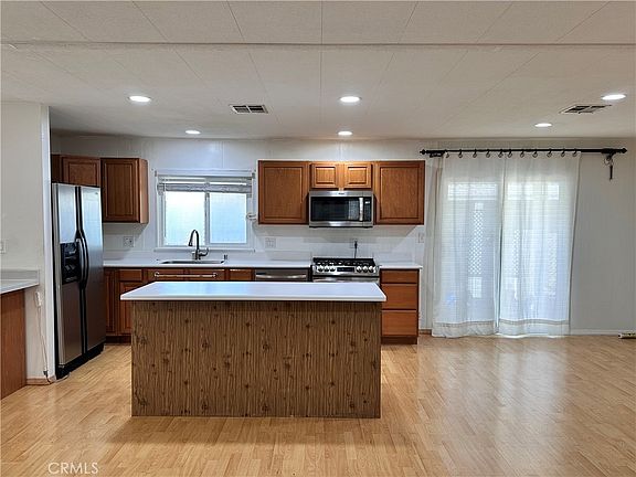 4th image of 14055 Lake View Dr