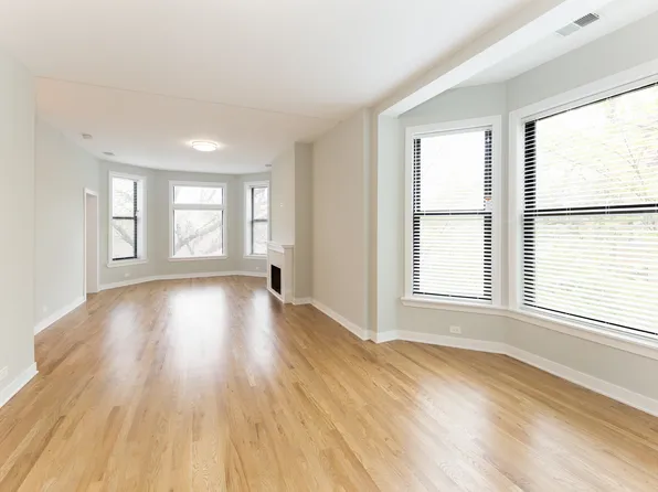 2924 W Logan Blvd #2W, Chicago, IL 60647