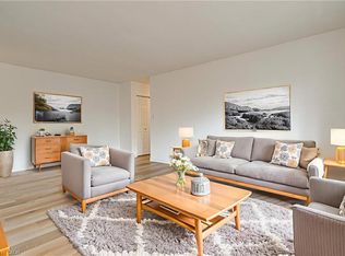 283 Fairway Rd N #405, Kitchener, ON N2A2P1