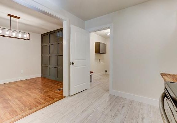 4th image of 2843 Woodbine Ave