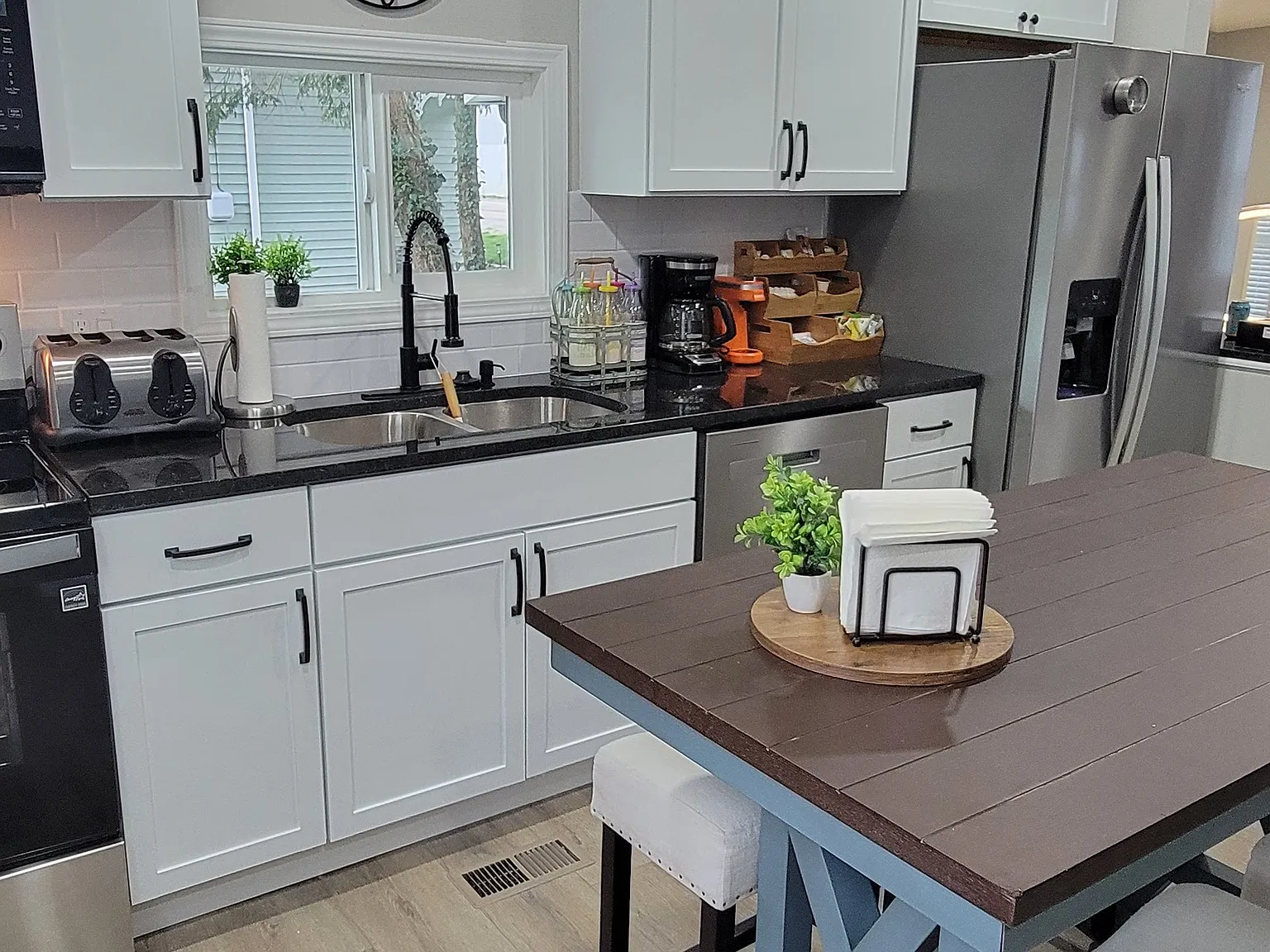 3 bed, 1250 sqft, $1,895 — Photo 2