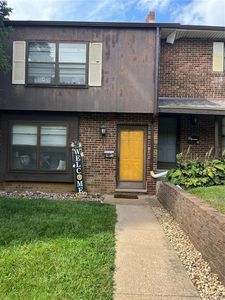 1229 N 17th St APT 35, Belleville, IL, 62226