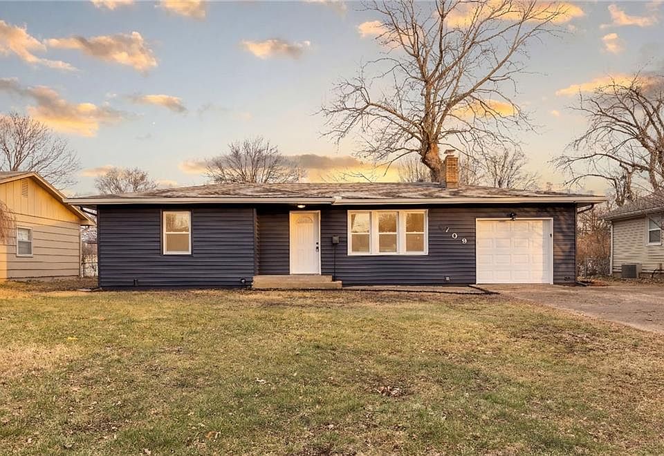 1st image of 709 SW 7th St