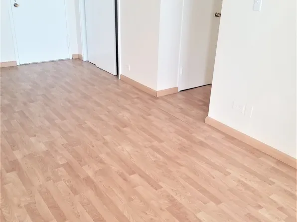 601 Surf Avenue image 11 of 14