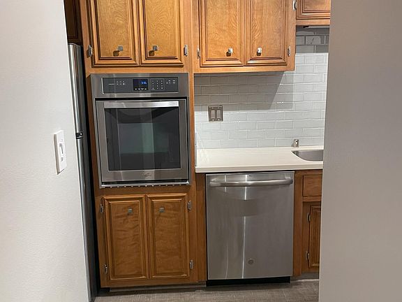 3rd image of 715 Laurel Ave APT 203