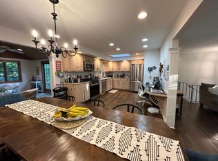 6 Roby Ct, Branford, CT 06405