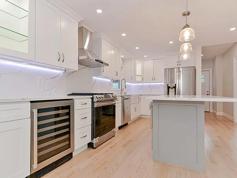 64 Crescent St #1 — Photo 4