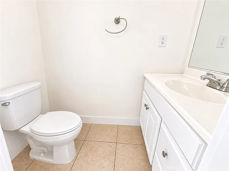 1180 Langley Way — Photo 8