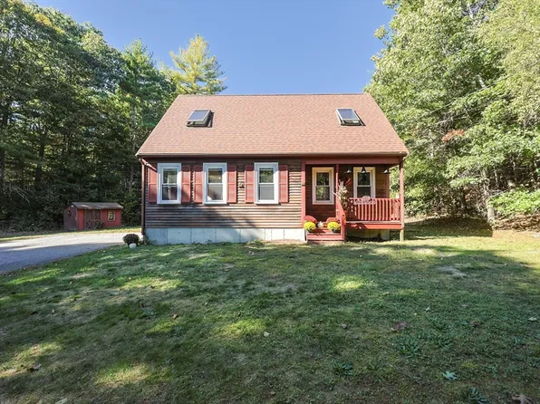 228 Thompson St, Halifax, MA 02338