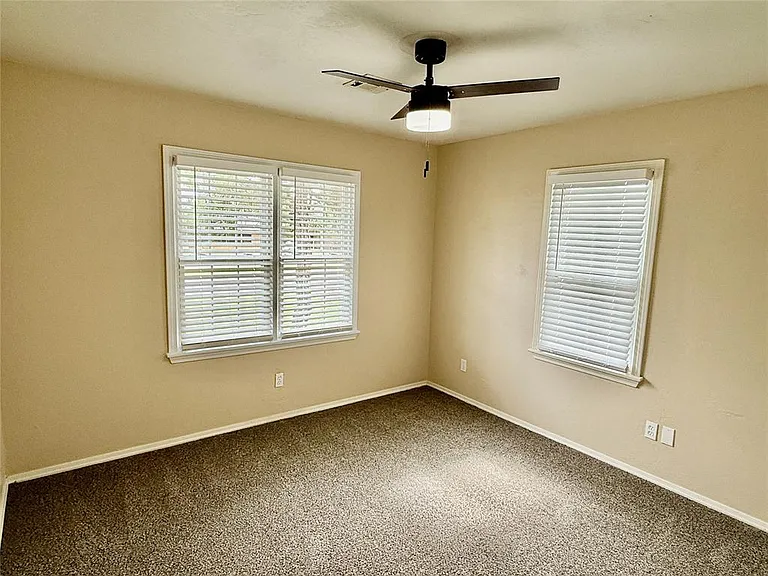 1728 Hasley Dr — Photo 4
