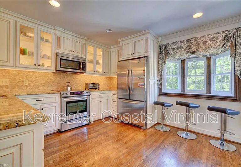 108 Commerce St — Photo 4