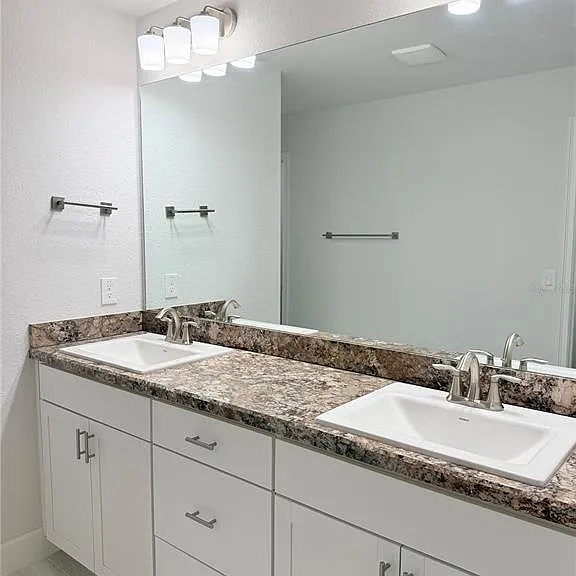 8797 SE 161st Pl — Photo 17