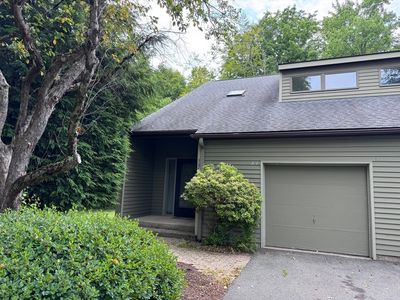 304 Fairway Vlg Unit 304, Leeds, MA, 01053