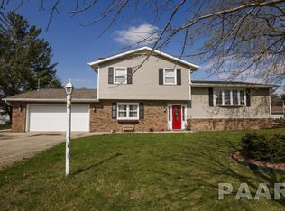 1530 Hickory Point Rd, Metamora, IL 61548