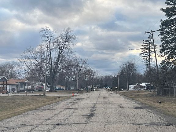 4th image of 6241 Mockingbird Ln