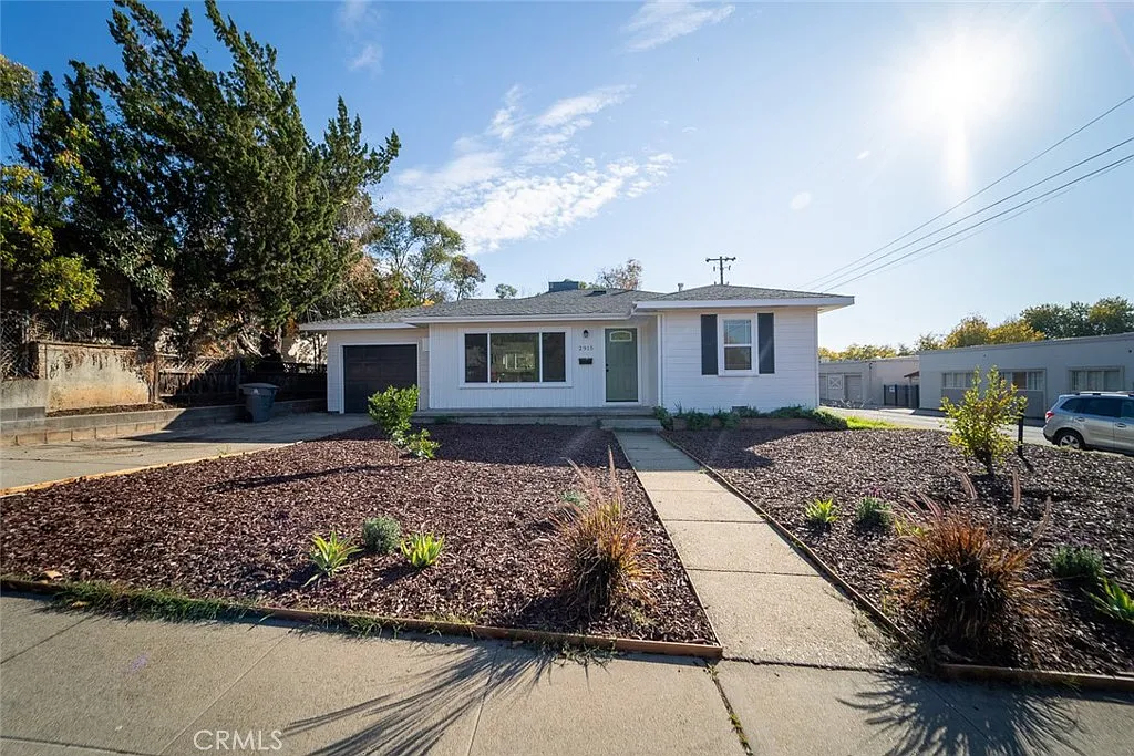 2915 Clemo Ave photo 1