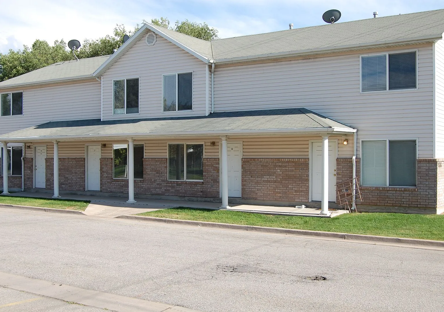 MES Rental Units — Photo 2