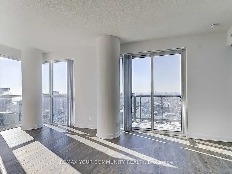 87 Peter St #4202 — Photo 8