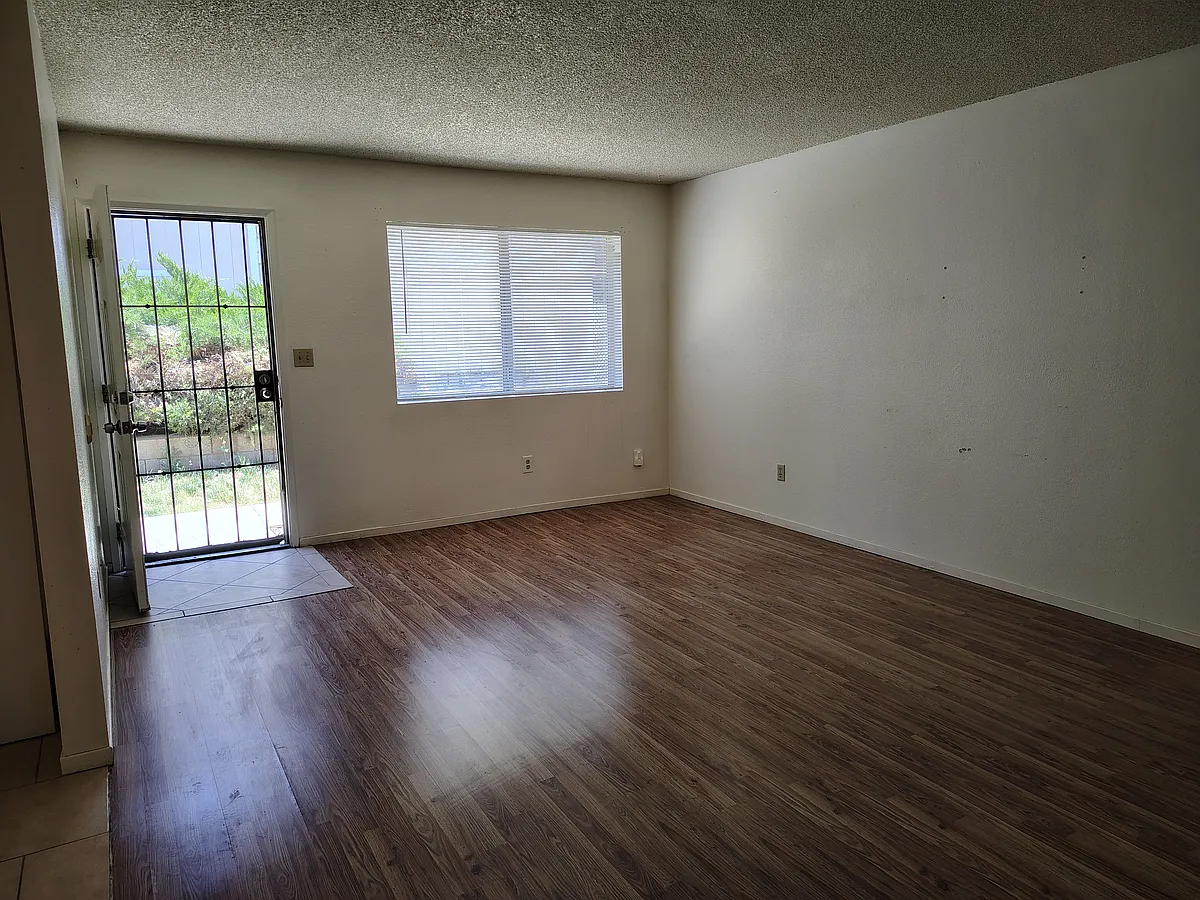 Building Photo - 21039 Santa Barbara Dr #C