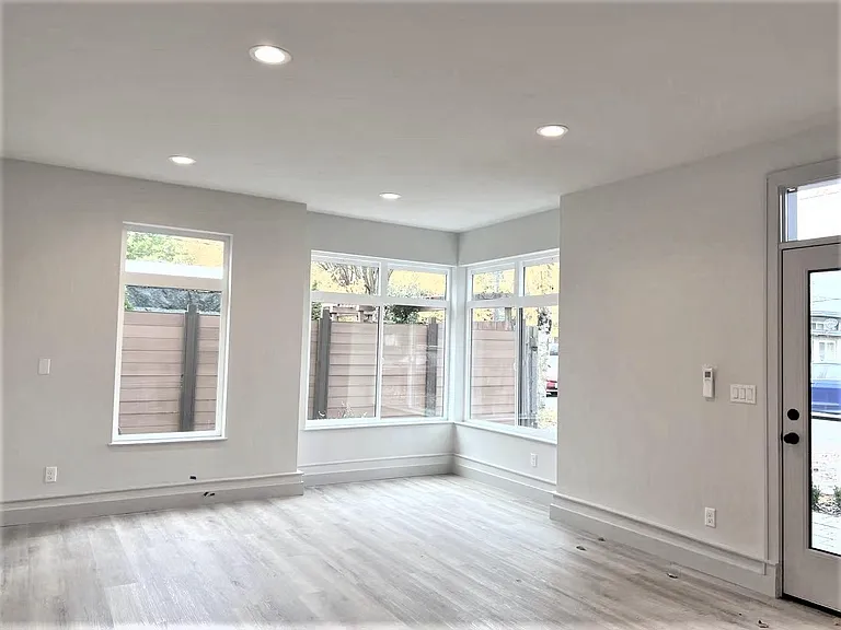 1027 S Cloverdale St #A — Photo 3