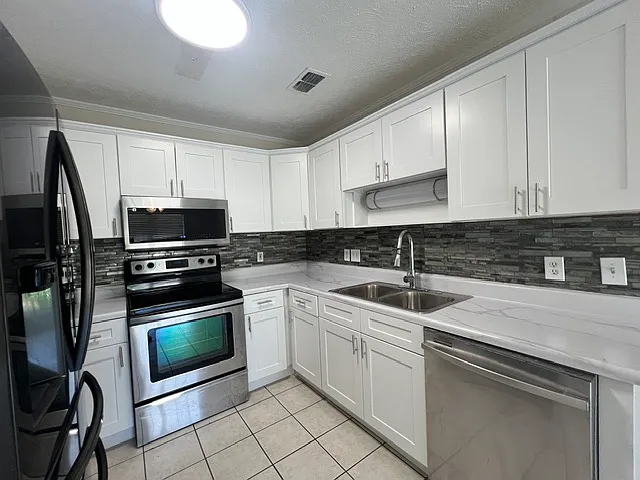 278 Thornton Dr — Photo 4