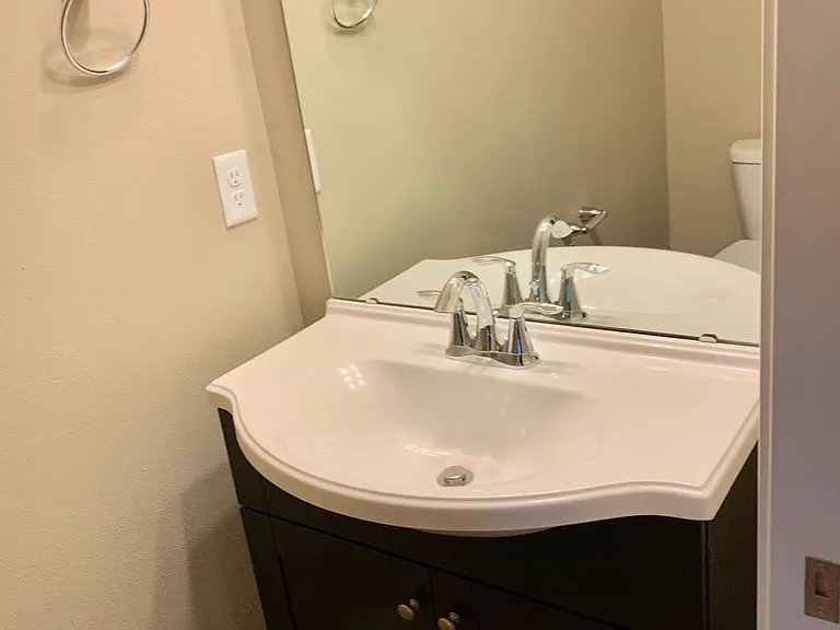 839 Water Ave NE — Photo 5