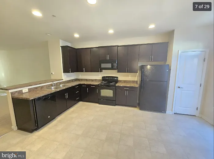 700 S Macon St — Photo 7