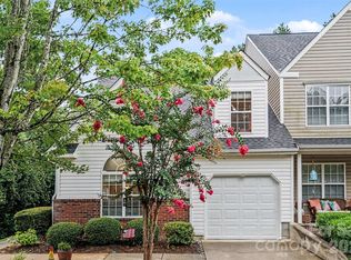 927 Sparrows Nest Ln, Pineville, NC 28134