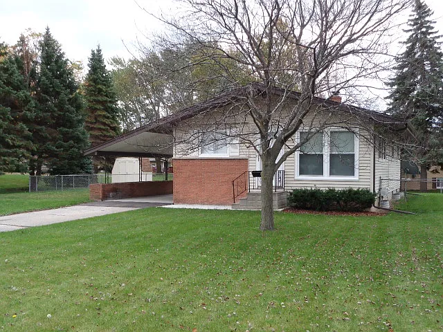 1302 McGraw St photo 1