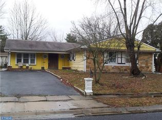 77 Eddington Ln, Willingboro, NJ 08046