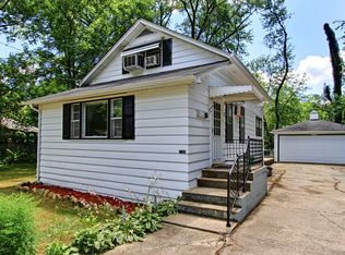 34W065 Fox River Dr, Dundee, IL 60118