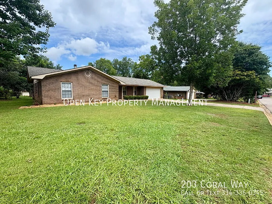Fully Renovated 4BR / 2BA Home 10 Min to Ft. Rucker | Pet Friendly | Modern Finishes | Flexible L... — Photo 2