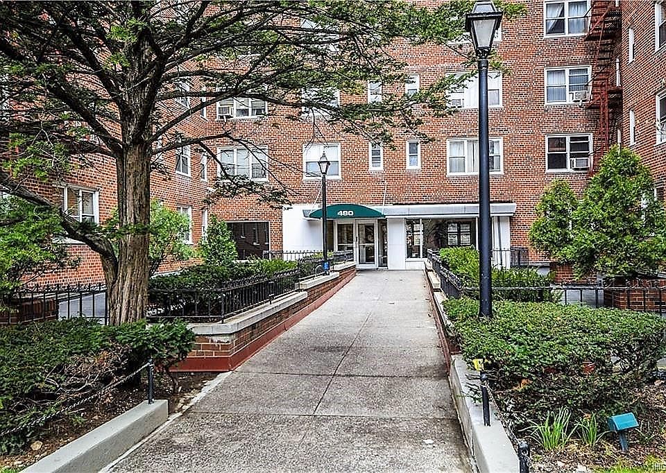 1st image of 480 Riverdale Ave APT 6P