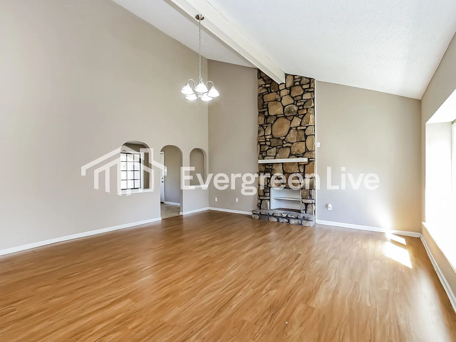 3 bed, 2.0 bath, 1782 sqft, $1,645 — Photo 3