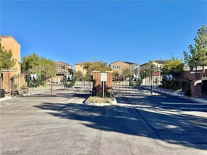 8938 Whitten Park Ave — Photo 1