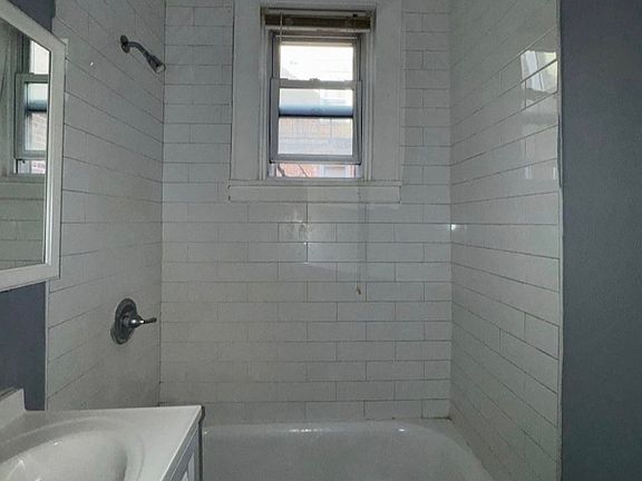 3rd image of 253 Lafayette Ave #15A