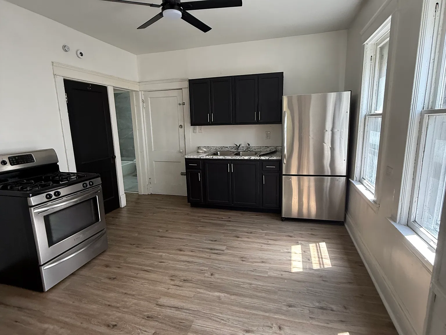2 bed, 1200 sqft, $1,200 — Photo 2