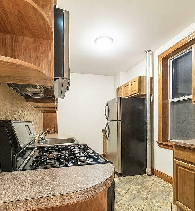 1st image of 676 Amsterdam Ave #1J