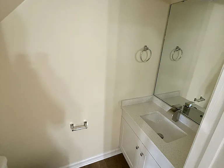 33 Cheltenham Dr — Photo 9