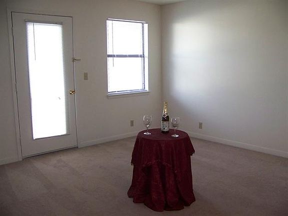 3rd image of 3004 Shelby St APT 511
