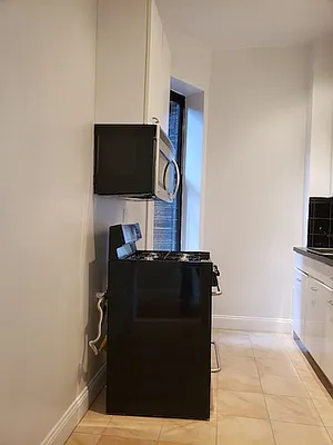 Rented by City Connections Realty | media 20