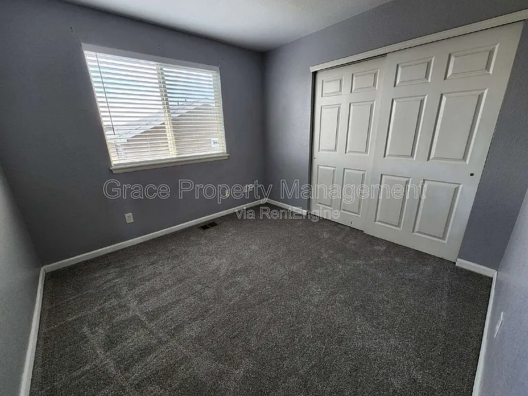 10154 Wyandott Cir N — Photo 9